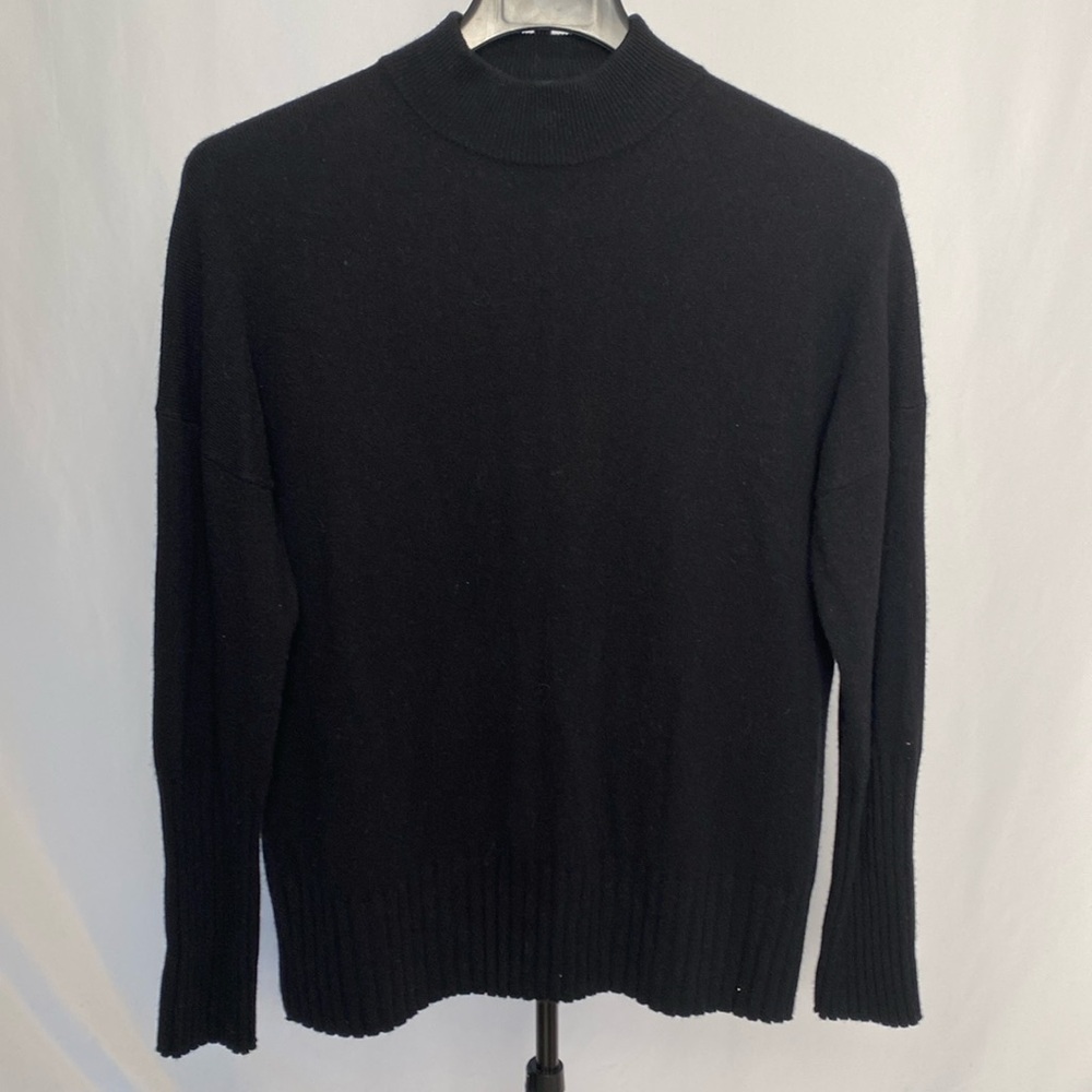 J.crew man’s mock neck mid weight cashmere sweater